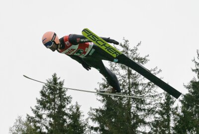 DSV-Mixed-Team holt Gold in Klingenthal - Beim Mixed-Team-Wettbewerb - im Bild DSV-Adler Pius Paschke. Foto: Ralf Wendland