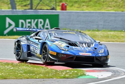 DTM-Rennen am Sachsenring 2024: Motorsport-Action und spannende Rahmenserien - Maximilian Paul, wie immer, mit vollem Einsatz. Foto: Thorsten Horn