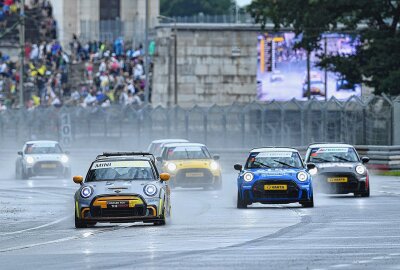 DTM-Rennen am Sachsenring 2024: Motorsport-Action und spannende Rahmenserien - Ebenfalls neu im Sortiment - der vollelektrische NXT Gen Cup. Foto: Thorsten Horn