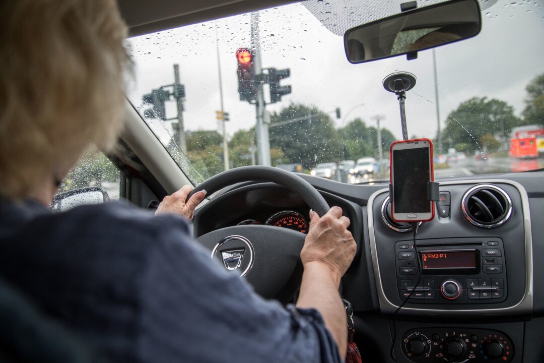 Dürfen Bürgergeldempfänger ein Auto haben? - Ein Auto ist auch für Bürgergeld-Empfänger wichtig, besonders für den Weg zur Arbeit oder potenzielle Jobmöglichkeiten.