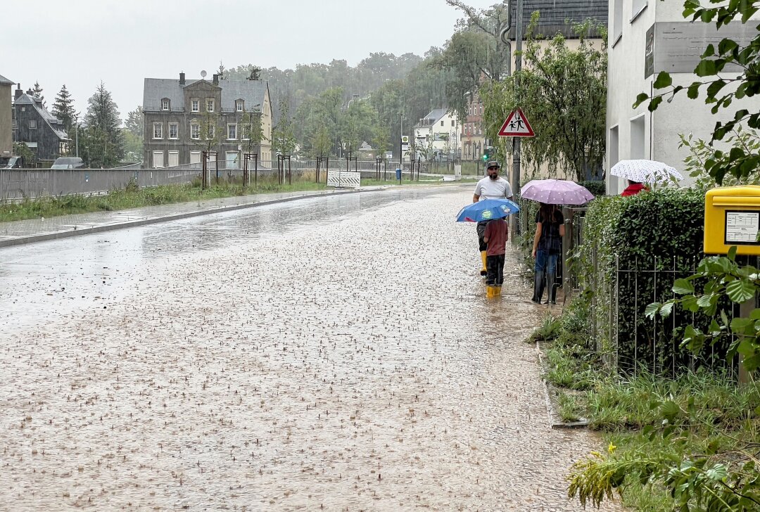 DWD warnt vor Dauerregen in Teilen Sachsens - Der deutsche Wetterdienst warnt vor Unwetter. Foto: Daniel Unger