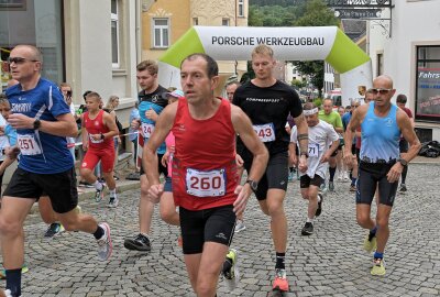 Edelweißlauf in Schwarzenberg: Teilnehmerzahl wieder knapp am Rekord - Beim Edelweißlauf hat man mit 276 Aktiven erneut am Teilnehmer-Rekord vom Vorjahr gekratzt. Foto: Ramona Schwabe