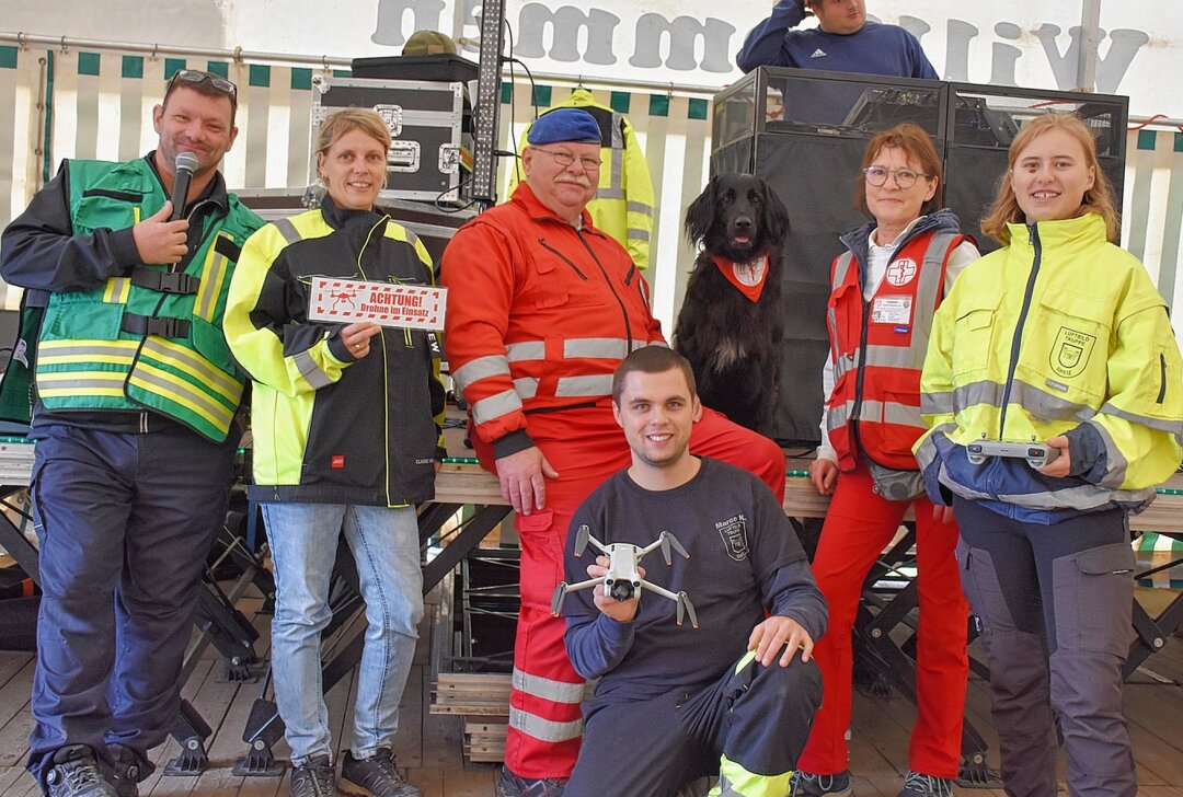 Ehrenamtliche Vermisstensuche: Wie Rettungsteams mit Hunden und Drohnen Leben retten - Das Team "Vermisstensuche". Foto: Maik Bohn