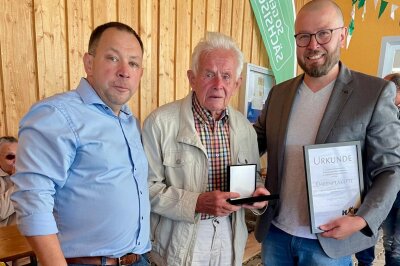 Ehrungen im Mittelpunkt des Jubiläums: SV Linda feiert 60 Jahre Vereinsgeschichte - Siegfried Klank ist Gründungsmitglied des SV Linda und eine Schlüsselfigur in der Vereinsgeschichte.