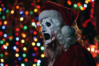 Ein neuer Blick auf Leni Riefenstahl: Das sind die Kino-Highlights der Woche - In "Terrifier 3" kehrt Art the Clown (David Howard Thornton) nach Miles County zurück, um den Menschen das Weihnachtsfest zu versauen.