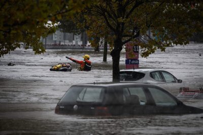 "Ein Trauma": Frankreich kämpft gegen Wassermassen - Starke Überschwemmungen in Frankreich sorgen für Entsetzen. (Archivbild)