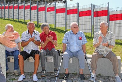 Eine echte Legende: Ehemaliger FSV-Torwart für sein Lebenswerk geehrt - Ehrung von Rolf Baumann. Foto: FSV Zwickau/ Daniel Sacher