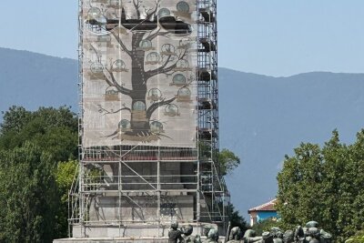 Eine Stadt wie eine Zwiebel: Durch das unbekannte Sofia - Das Denkmal zu Ehren der Sowjetarmee wurde abgebaut.