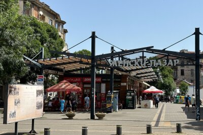 Eine Stadt wie eine Zwiebel: Durch das unbekannte Sofia - Auf dem Zhenski Pazar - dem Frauenmarkt - versorgen sich die Bewohner Sofias mit Obst und Gemüse oder treffen Bekannte.