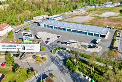 Einigung um 4.20 Uhr erzielt: Nahverkehr im Erzgebirge rollt Dienstag wieder an - Der Busverkehr läuft wieder an. Foto: Daniel Unger