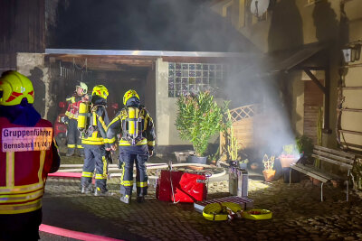 Einsatz für die Feuerwehr: Kellerbrand in Lauter - In der Nacht kam es zu einem Feuerwehreinsatz in Lauter.