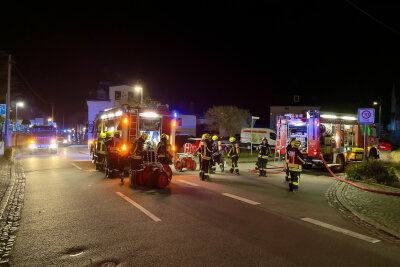 Einsatz für die Feuerwehr: Kellerbrand in Lauter - In der Nacht kam es zu einem Feuerwehreinsatz in Lauter.