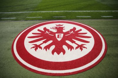 Eintracht erzielt Rekordumsatz und deutlichen Gewinn - Eintracht Frankfurt hat in der Saison 2023/24 einen Umsatzrekord erzielt.