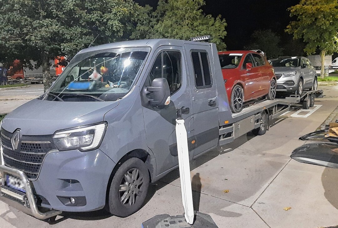 Einwöchige Verkehrskontrolle auf A4 beendet: Polizei stellt viele Delikte fest - Ein überladener Kleintransporter. Foto: Polizeidirektion Chemnitz