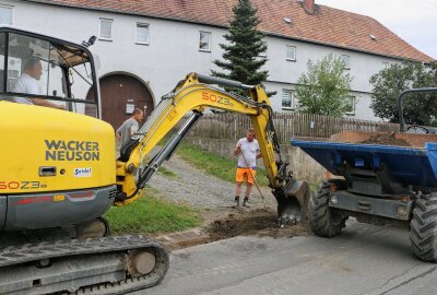 Einwohnerkritik im Vogtland: Kein grundhafter Straßenausbau, aber lange Vollsperrung - Vollsperrung in Richtung Ranspach. Fotos: Simone Zeh