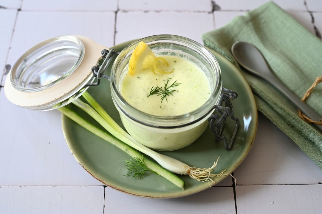 Eiskalt serviert: Gurken-Joghurt-Suppe - Kalter Genuss für heiße Tage: Die Joghurt-Gurken-Suppe von Food-Bloggerin Julia Uehren.