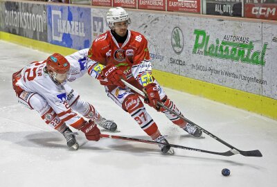 Eispiraten feiern Heimsieg über EV Landshut - Lois Spitzner. Foto: Andreas Kretschel