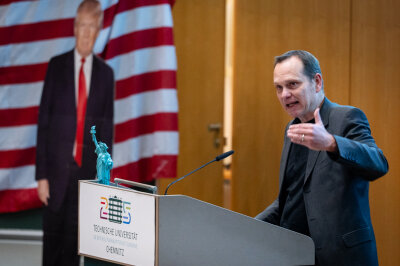 Election Night an der TU Chemnitz: Spannende Einblick in die US- Präsidentschaftswahl - Spannende Einblick in die "Election Night" an der TU Chemnitz: Prof. Dr. Kai Oppermann. Foto: Michele Scognamillo