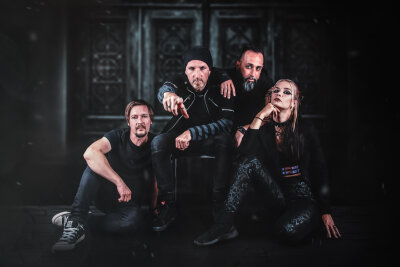 Elektrisierend und rockig: Chemnitzer Band CNVX bringt Debütalbum "Unfolding" heraus - Die Chemnitzer Band CNVX bringt am 17. Mai ihr erstes Album "Unfolding" heraus.