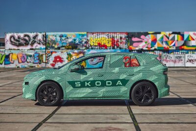 Elroq: So will Skoda die E-Mobilität erschwinglicher machen - Gute Raumausnutzung: Der Tester bescheinigt dem Elroq bei 2,77 Metern Radstand vorn bequeme und hinten noch immer gute Platzverhältnisse.