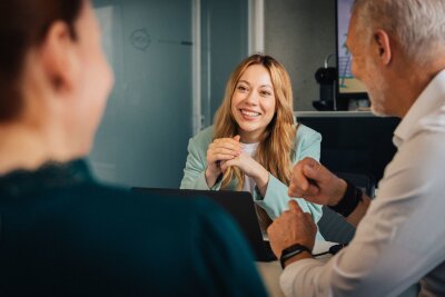 Elternzeit-Offboarding: Welche Absprachen jetzt wichtig sind - Offboarding kann für Beschäftigte im Mutterschutz oder in Elternzeit wertvoll sein.