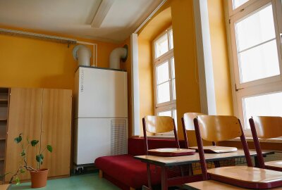 Endlich: Grundschule im Erzgebirge nach drei Jahren wieder geöffnet - Die Klassenzimmer wurden mit Lüftungsanlagen ausgestattet. Foto: Andreas Bauer