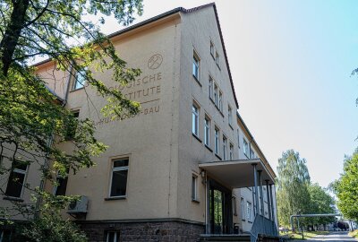 Entdeckungsreise in die Welt der Wissenschaft: MINT-EC-Camp an der TU Bergakademie Freiberg - Humboldt Bau der TU Bergakademie Freiberg. Foto: Andreas Hiekel