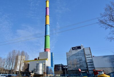 Er raucht doch noch: Chemnitzer "Lulatsch" jetzt als Porzellan-Variante erhältlich -  Chemnitzer "Lulatsch" jetzt als Porzellan-Variante erhältlich. Foto: Steffi Hofmann