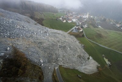 Erdrutsch-Risiko: Schweizer Dorf wird erneut evakuiert - Fachleute befürchten einen Schuttstrom mit mehr als 80 Kilometern pro Stunde.