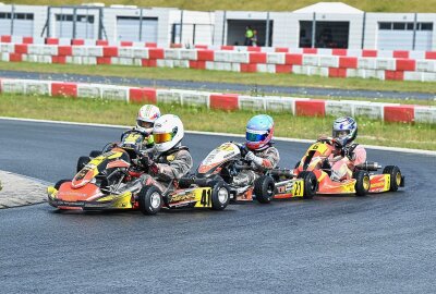 Erfolge mit aktuellen Karts und alten K-Wagen in Mülsen - Damian Zeller ( 41) steht nach Mülsen II kurz vorm Titelgewinn im OAKC. Foto: Thorsten Horn