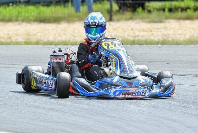 Erfolge mit aktuellen Karts und alten K-Wagen in Mülsen - Tyee Maxime Haßmann aus Burgstädt vom Arena E Sachsenring Junior Team. Foto: Thorsten Horn