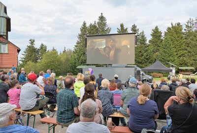 Erfolgreicher Start: Filmfestival "Moviequidi" geht weiter - Im Rahmen des Filmfestivals "Moviequidi" sind auf dem Auersberg zwei Filme gezeigt worden. Foto: Ramona Schwabe