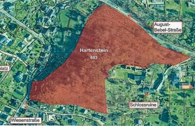 Erhöhte Bruchgefahr: Betreten des Waldes beim Schlossberg in Hartenstein verboten - Der Wald im Bereich Schlossberg darf nicht mehr beteten werden. Foto: Stadt Hartenstein