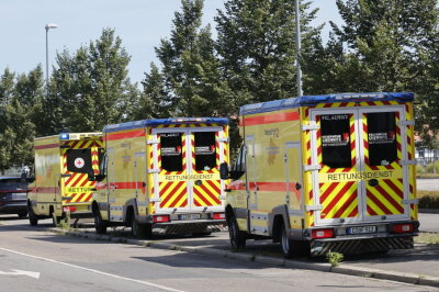 Am Montagmittag kam es zu einem Wohnhausbrand in Chemnitz. Foto: Harry Härtel