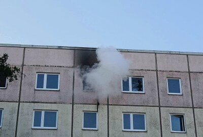 Erneut Feuer in Plattenbau: War es Brandstiftung? - Die Feuerwehr Geithain rückte zum fünften Mal zu dieser Adresse aus. Foto: xcitepress