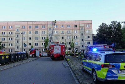 Erneut Feuer in Plattenbau: War es Brandstiftung? - Die Feuerwehr Geithain rückte zum fünften Mal zu dieser Adresse aus. Foto: xcitepress