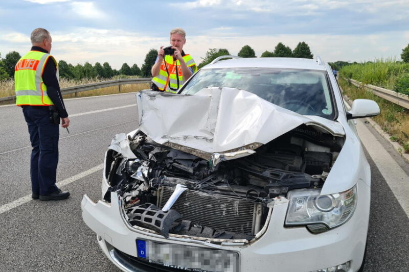 Erneuter Crash Auf Der B93: Auffahrunfall Zweier LKW