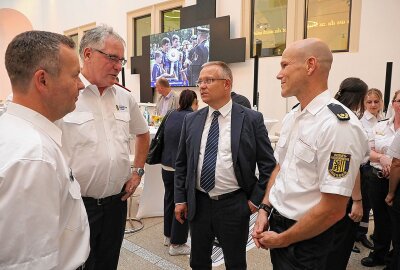 Eröffnung des Deutschen Jugendfeuerwehrtages - Am Sonntag steigt dann der große Bundeswettbewerb der Jugendfeuerwehren im Heinz-Steyer-Stadion. 