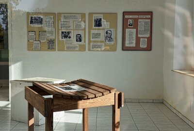 Errichtung einer Gedenkstätte für das ehemalige KZ Sachsenburg startet - Blick in die derzeitige Ausstellung in Sachsenburg. Foto: Christof Heyden