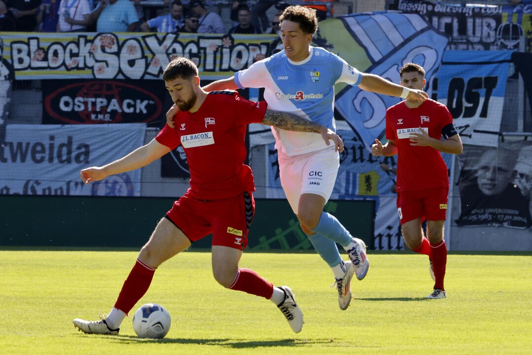 Erst Pech, dann Glück: CFC bleibt weiter ohne Heimsieg - Als sich der Chemnitzer FC und Hertha 03 Zehlendorf das letzte Mal auf Punktspielebene gemessen haben, fanden sich in der Aufstellung der Himmelblauen noch Namen wie Torsten Bittermann, Sven Köhler oder Steffen Süßner.  Foto: Harry Härtel