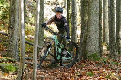 Nicht nur Vereinsmitglieder, sondern auch andere Mountainbiker können vor Ort üben. Foto: Andreas Bauer