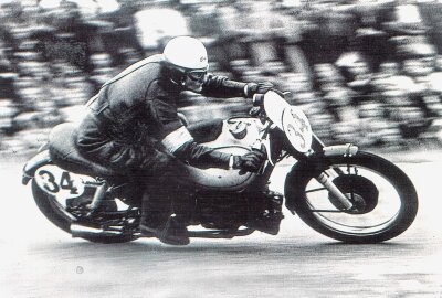 Erstes Motorrad-WM-Rennen heute vor 75 Jahren - In der 500er-Klasse wurde Les Graham der erste Weltmeister. Foto: Archiv FIM / Thorsten Horn