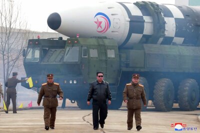 Erstmals seit 2023: Nordkorea testet Interkontinentalrakete - Nordkoreas Machthaber Kim hat die militärische Zusammenarbeit mit Russland rasant ausgebaut.