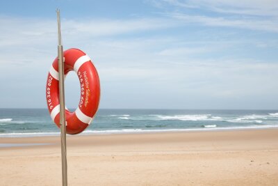 Ertrinken verhindern: Diese 9 Punkte sollten Sie beachten - Keine Rettung in Sicht? An einsamen Stränden sollte man nicht allein baden gehen.