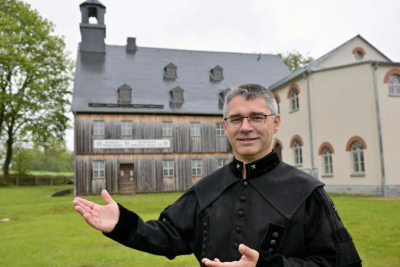 René Gutzmerow, Koordinator UNESCO-Welterbe, vor der Fundgrube Wolfgangmaßen. Foto: Ralf Wendland