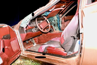 Erzgebirge: Pferd stirbt bei Kollision mit Porsche - Zu einem Unfall zwischen einem Porsche und drei Pferden kam es am Sonntagabend auf der S184 bei Hermsdorf/ Erzgebirge.  Foto: Marko Förster