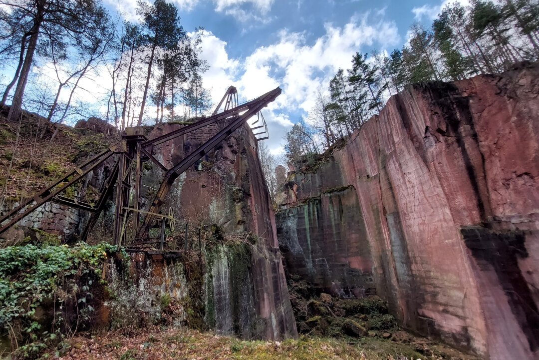 Eure Stimme für das Naturwunder Rochlitzer Berg - Der Rochlitzer Berg hat es in die Endrunde geschaftt - nun heißt es kräftig bis Oktober abstimmen.