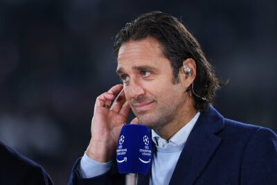 Ex-Bayern-Star Toni scherzt: Karrierebruch wegen Guardiola - Der ehemalige Bayern-Stürmer Luca Toni ist heute als Fußballexperte im Fernsehen aktiv.