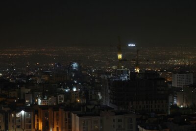 Expertin: Israel demonstriert Iran Überlegenheit - Ein Blick auf die iranische Hauptstadt Teheran am frühen Samstag.