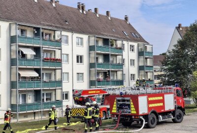 Falkenau: Feuerwehr löscht Brand in Mehrfamilienhaus - Die Höhe des Sachschadens ist noch nicht bekannt.Foto: Knut Berger